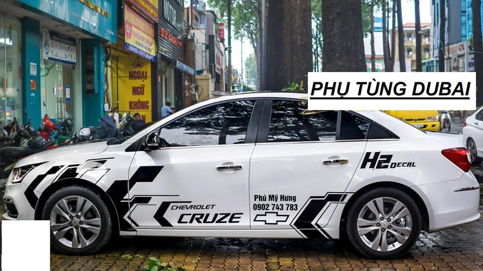 Tem dán sườn sedan