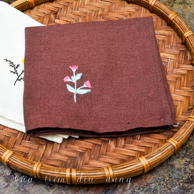Khăn tay (Khăn mùi xoa) vải linen thêu thủ công – Cúc chi