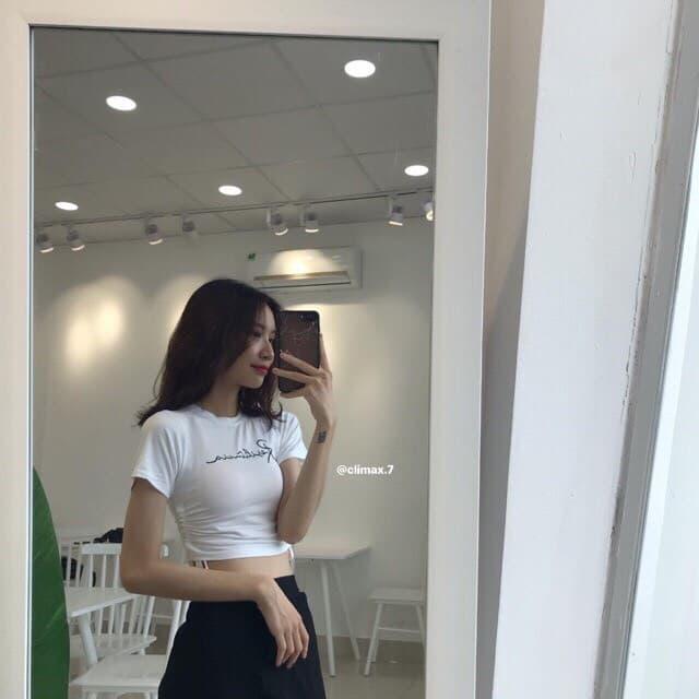 Áo croptop lụa rút dây hai bên in chữ phong cách TTKX0231