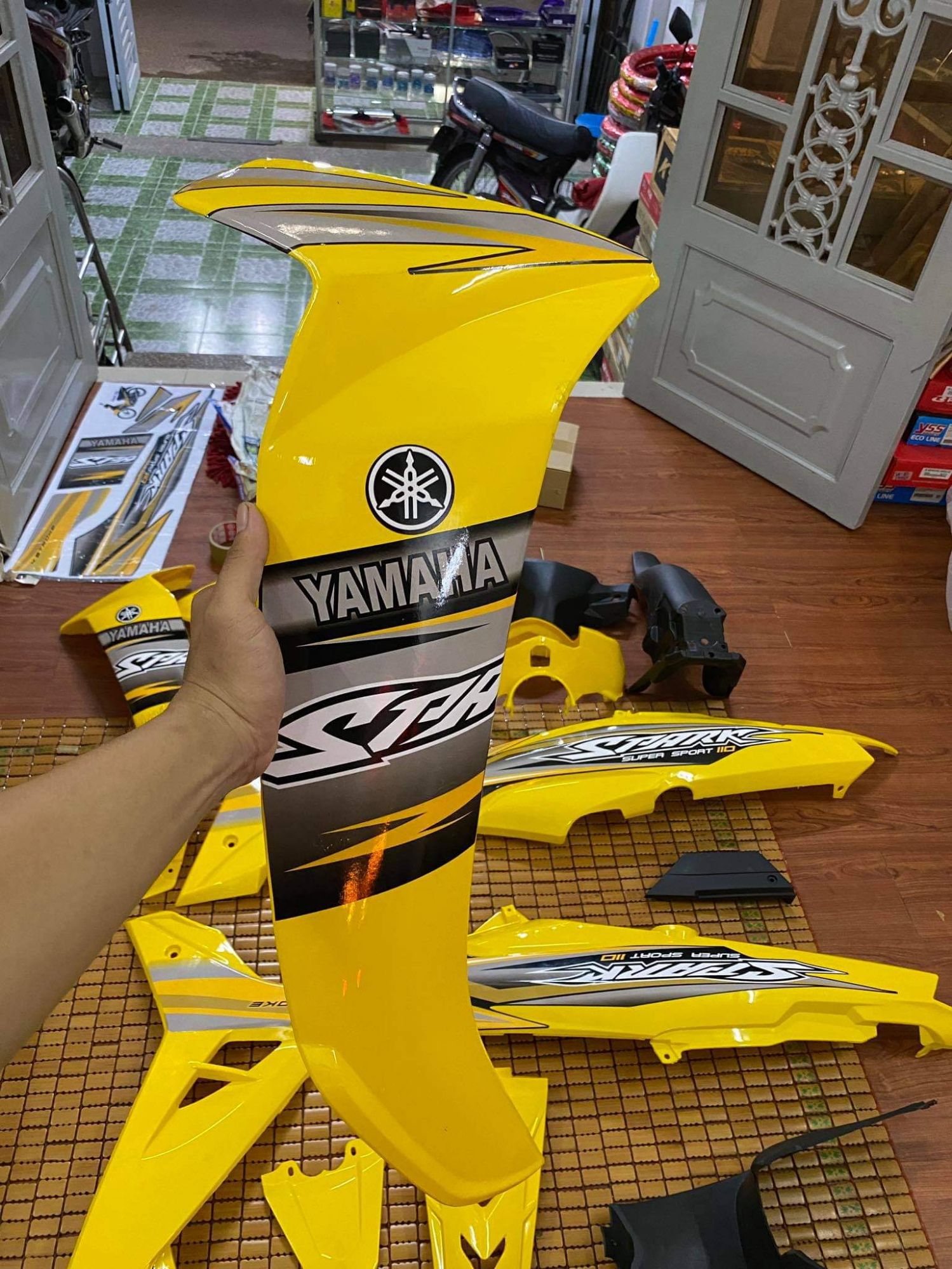 dàn áo sirius abs loại 1 vàng chanh có tem sẵn