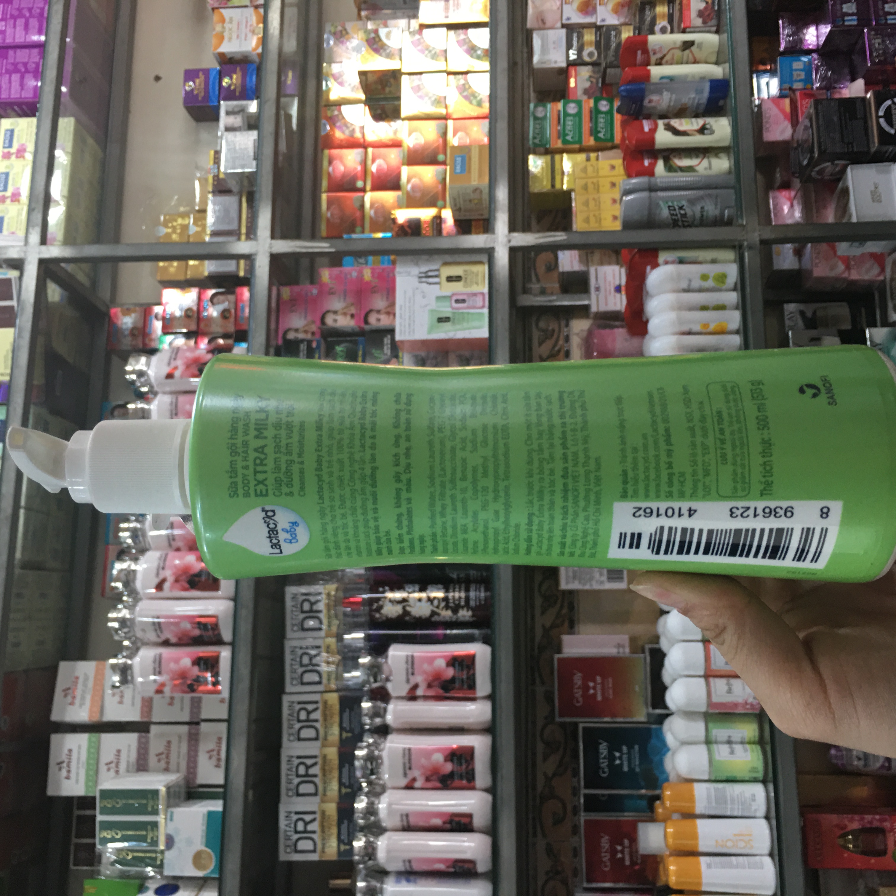 Sữa tắm gội trẻ em Lactacyd Milky 500ml