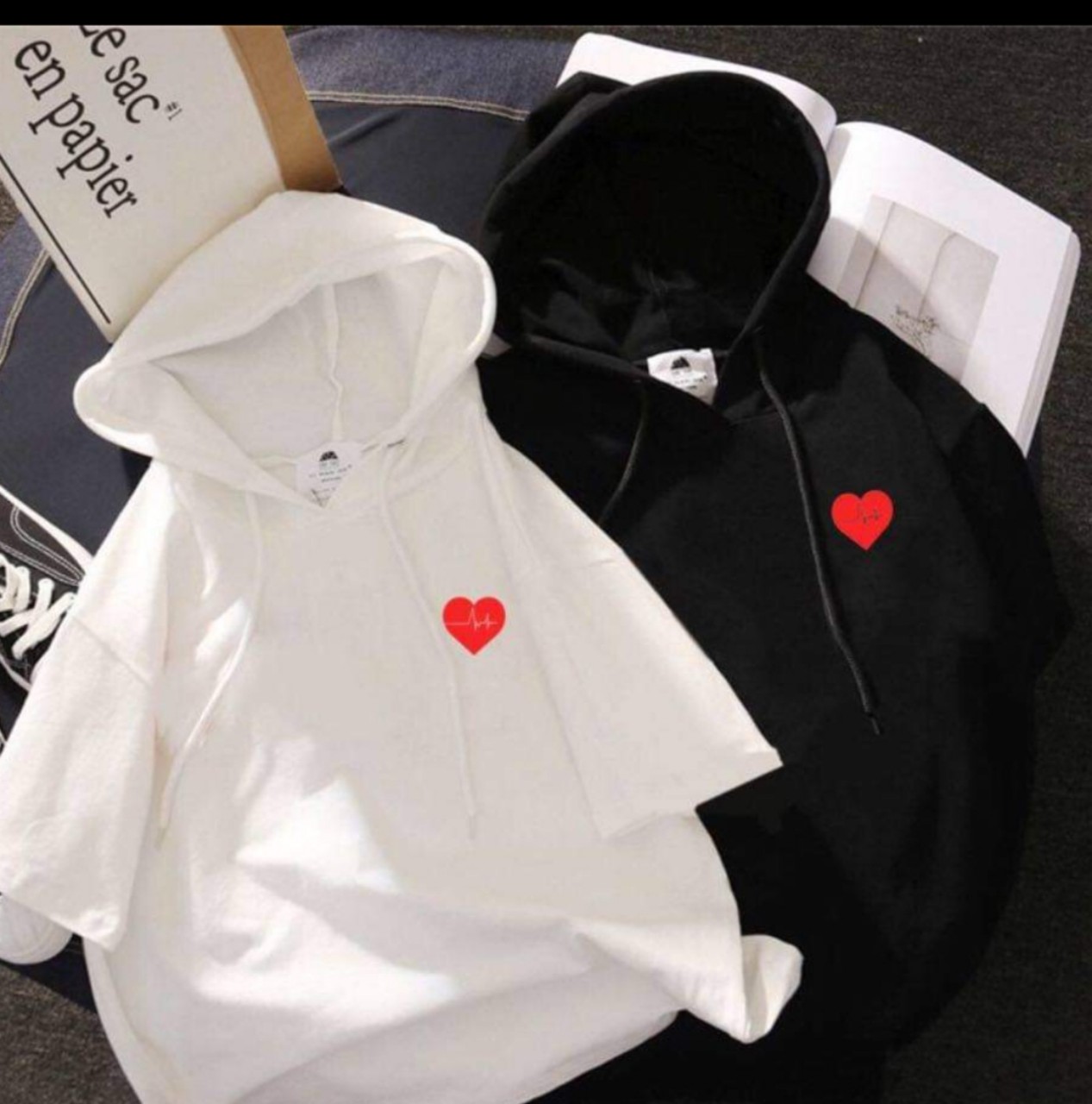 Áo hoodie in trái tim màu đỏ siêu đáng yêu
