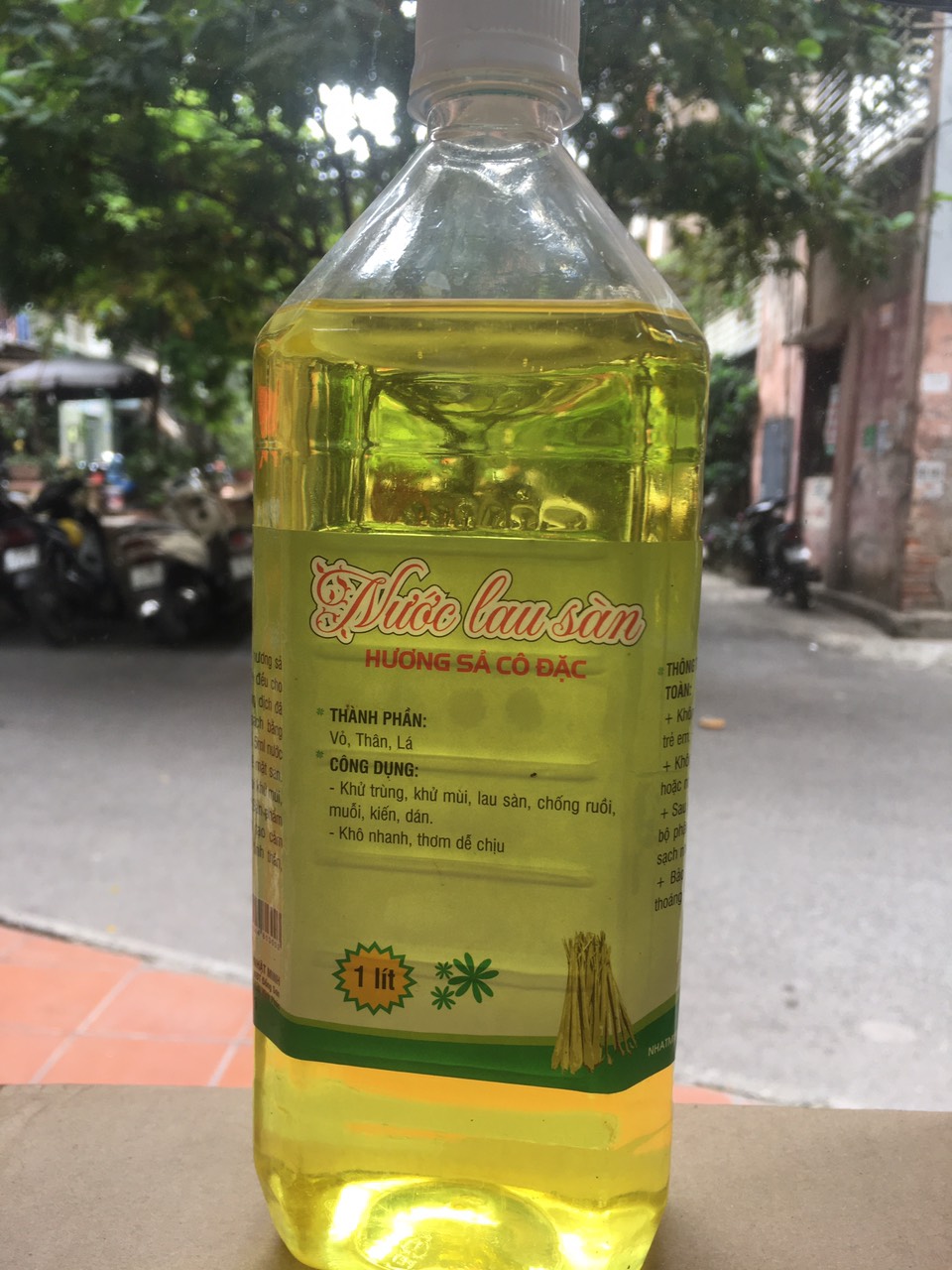 Nước Lau Sàn hương sả chai 1000ml