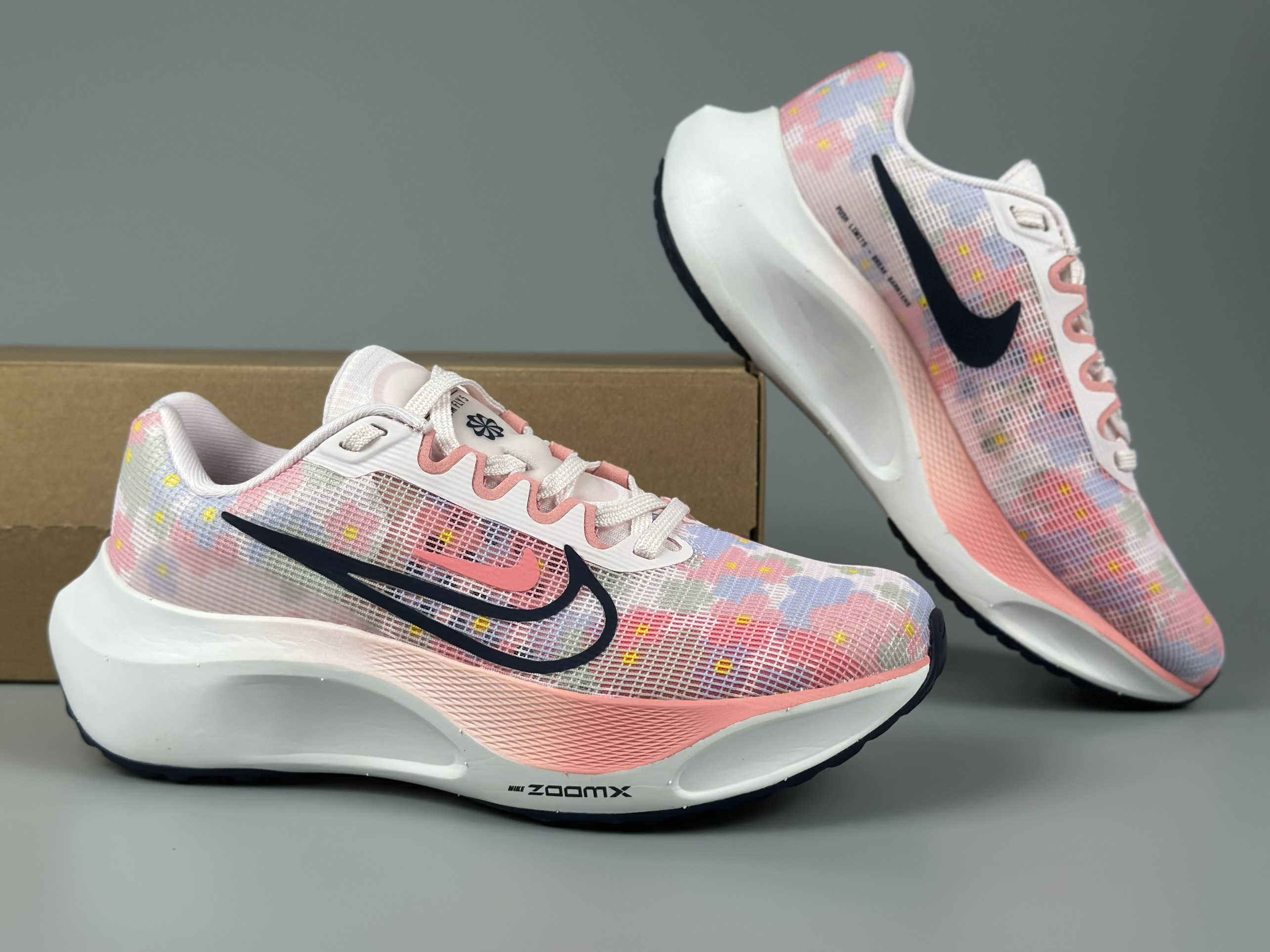 Nike Air Zoom Fly 5  (36-39)