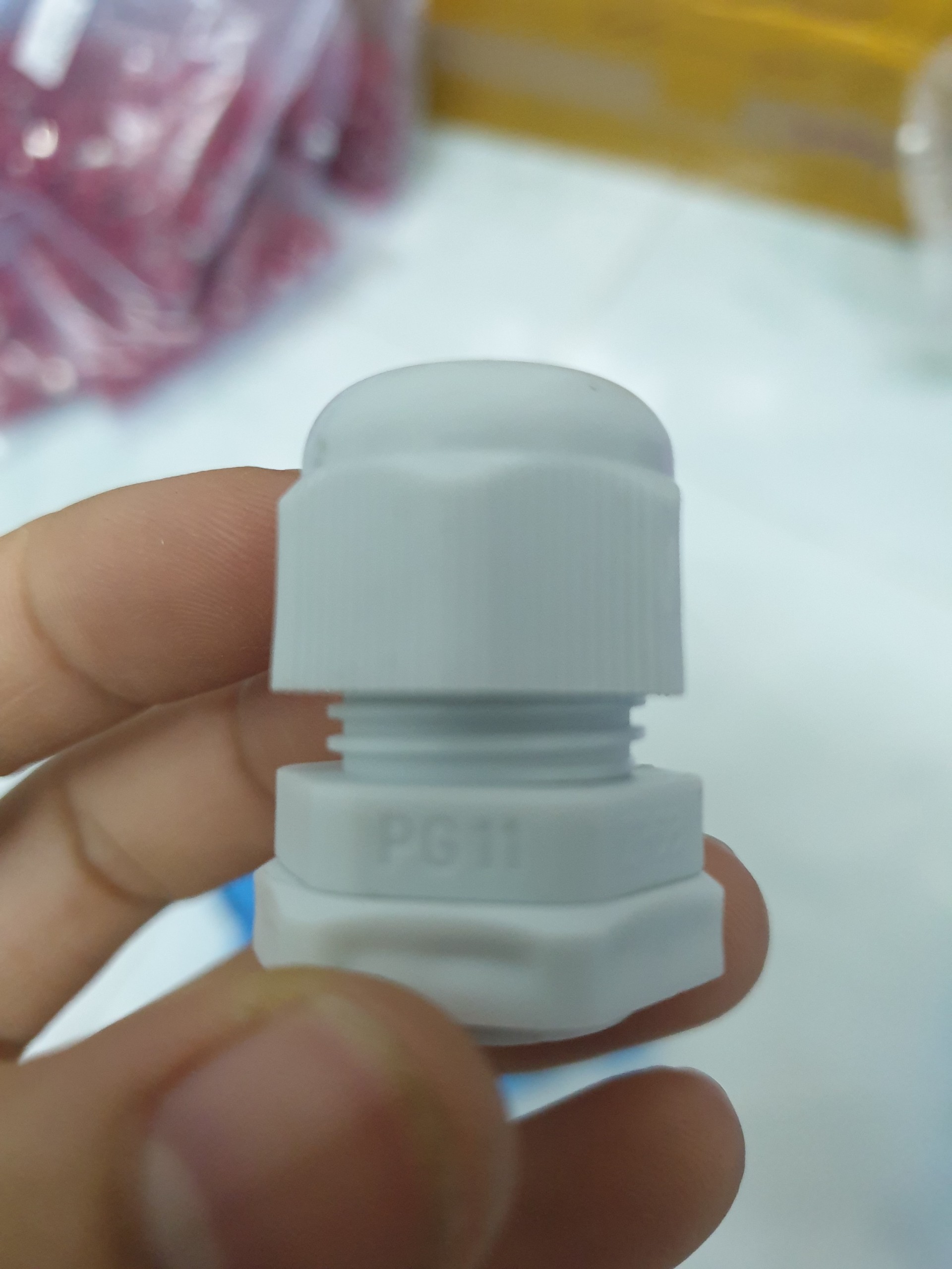 Ốc siết cáp PG21 màu trắng, màu đen 10 cái