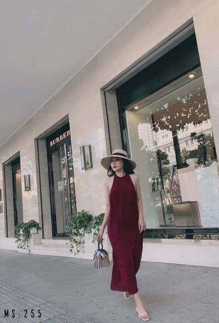 Đầm maxi cổ yếm hở lưng
