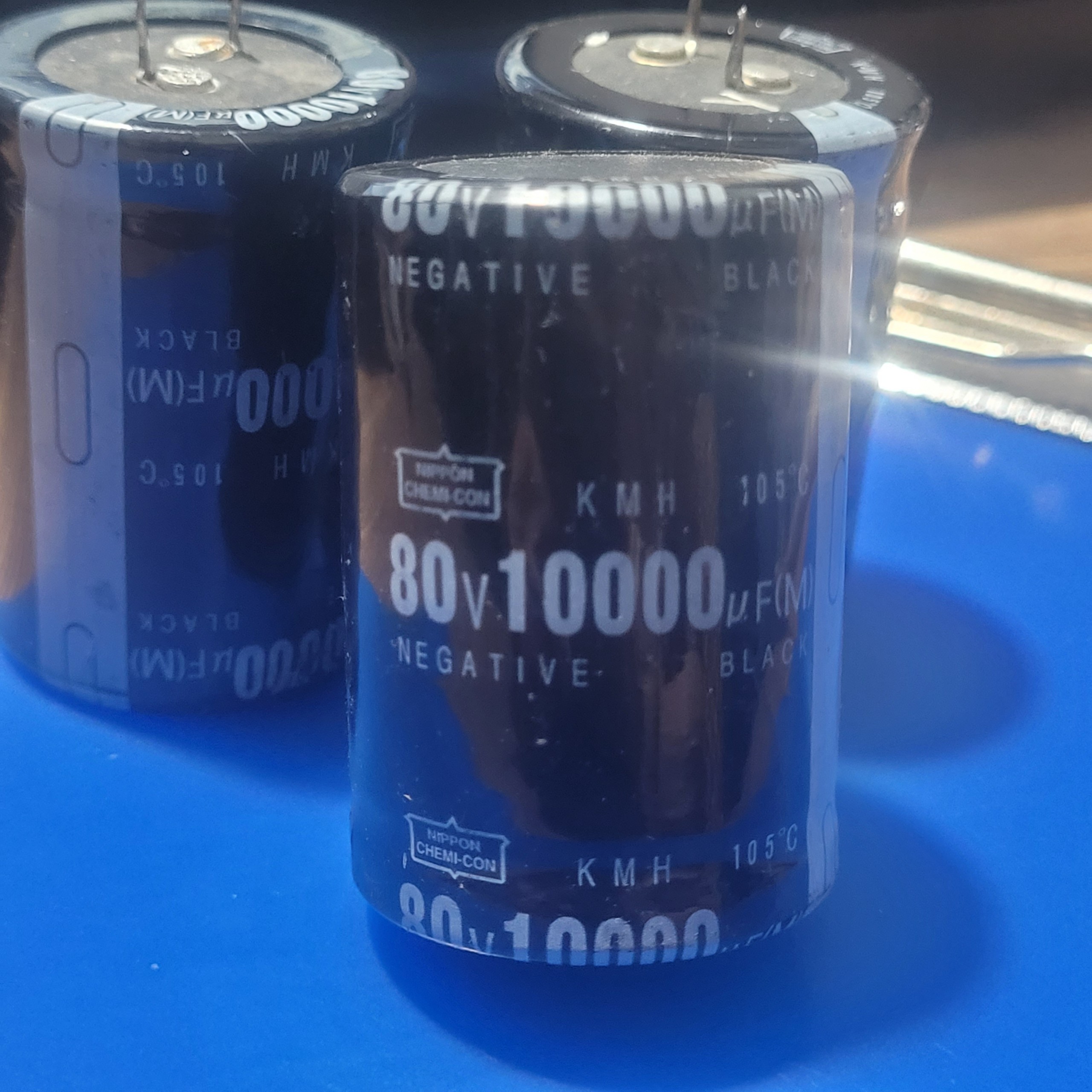 TỤ 80V 10000uF