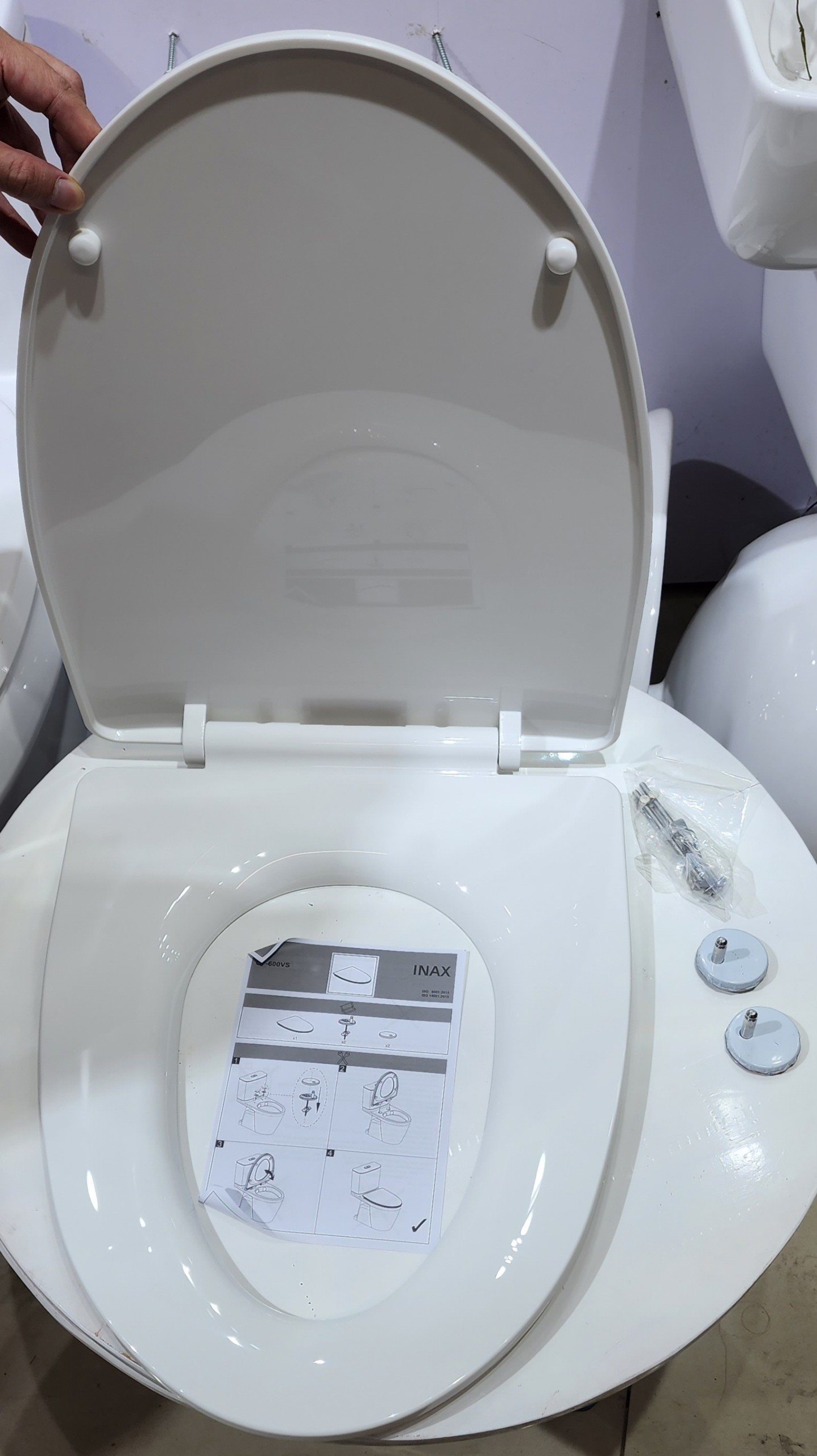 Nắp nhựa bàn cầu siêu mỏng đóng êm chính hãng Inax CF-600VS, dùng thay ...