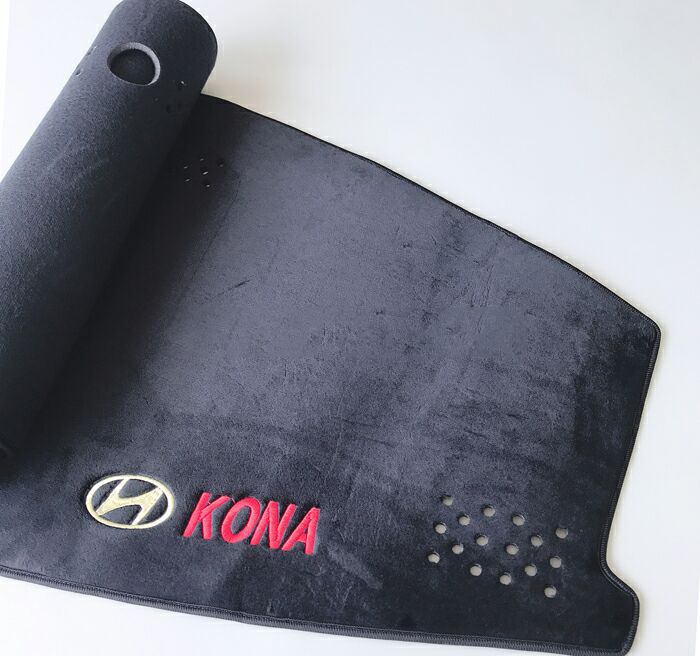 Thảm taplo nhung lông cừu xe Kona 2018 đến 2022 Cao Cấp Có Đế Chống Trượt Giúp Che Nắng Taplo, Chống Nứt Bạc Màu Taplo, Chống Lóa Mắt Và Tăng Thẩm Mỹ Cho Xe