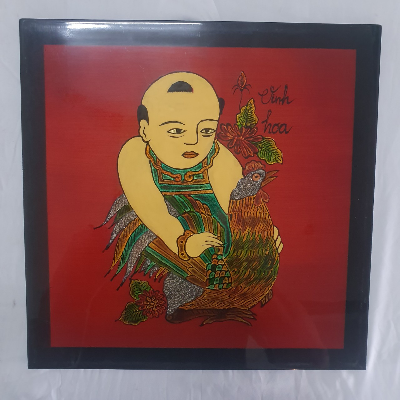Tranh sơn mài đông hồ vinh hoa - em bé ôm gà size 30x30 cm