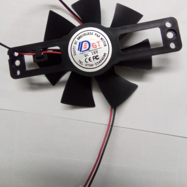 Quạt bép tu 18v duong kinh cánh 8,5 cm