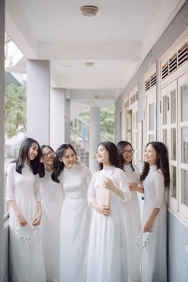 ÁO DÀI HỌC SINH THƯỚT THA MỀM MẠI