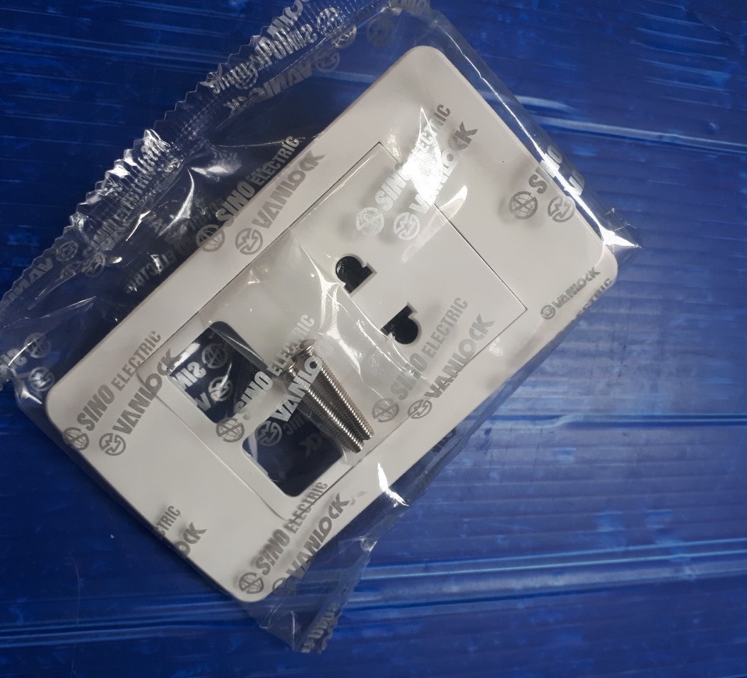 Mặt 1 Ổ Cắm + 1 Hoặc 2 Lỗ S18A Sino - Vanlock