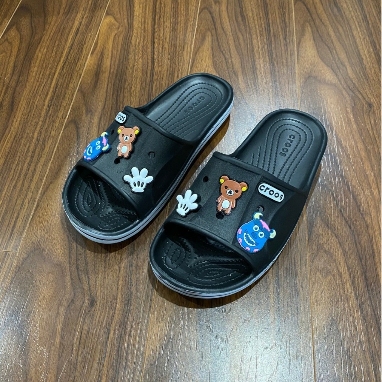 Dép Croos tặng kèm 6 sticker