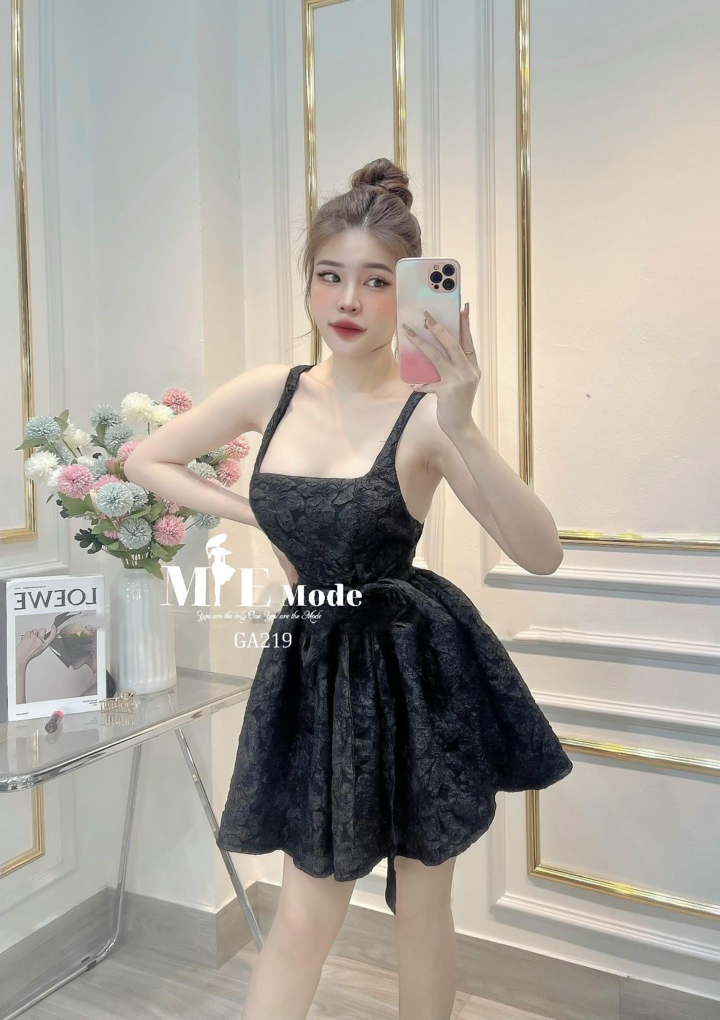 Đầm gấm cổ yếm cột nơ dự tiệc siêu sang