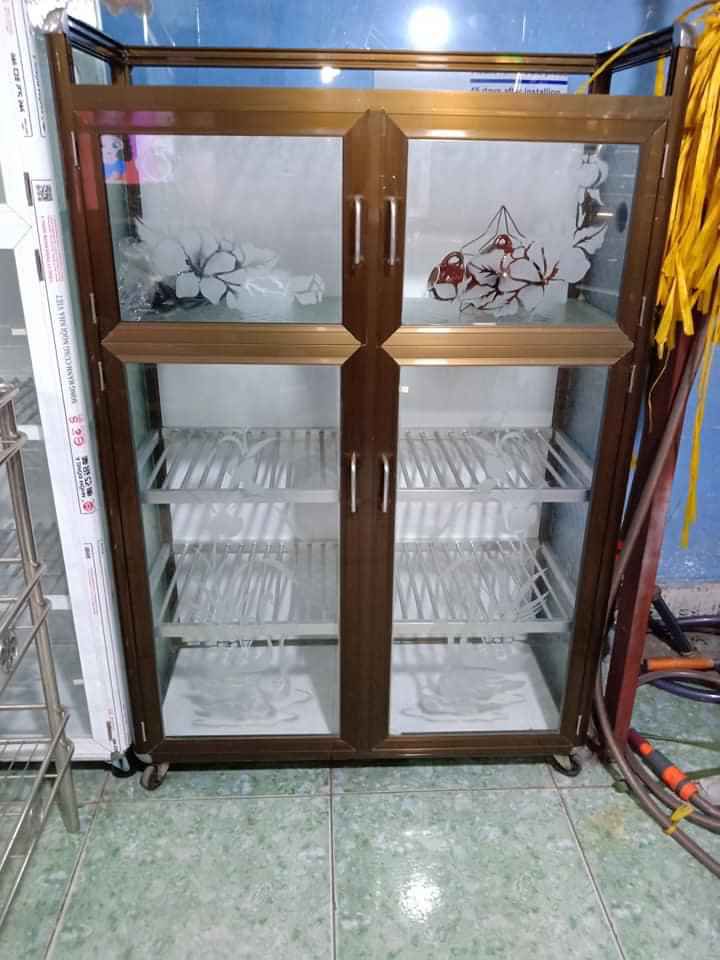Tủ chén nhôm kính