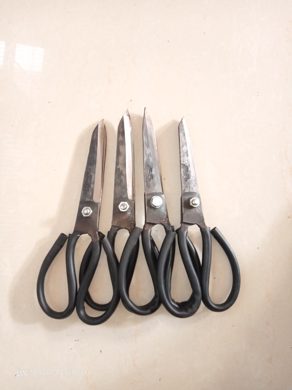 Kéo sắt lớn