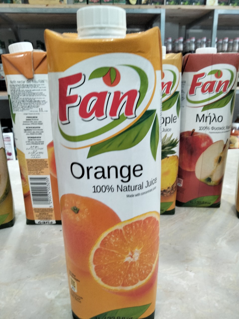 Fan orange outlet juice