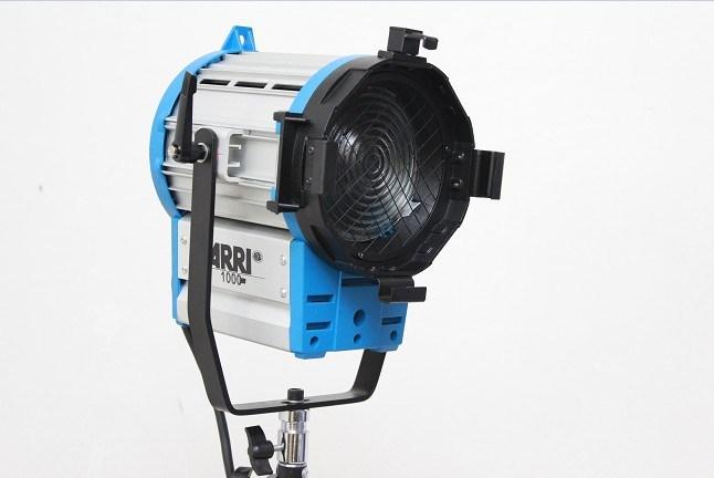 Đèn spotlight 650w quay phim