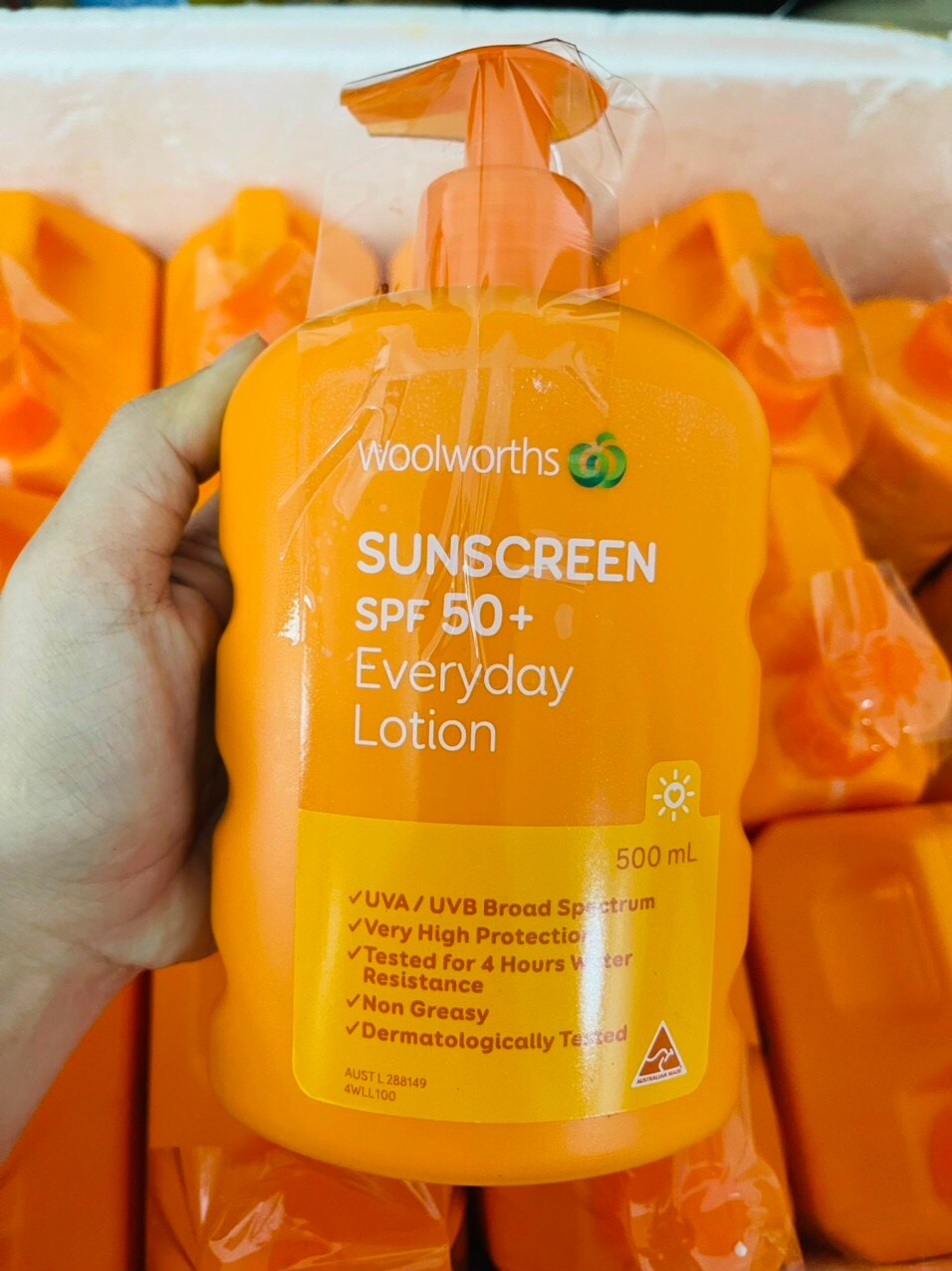 Kem Chống Nắng Woolworths SPF50+