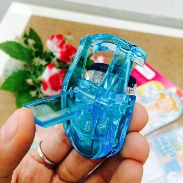 Dụng Cụ Bấm Mi Kai Compact Eyelash Curler