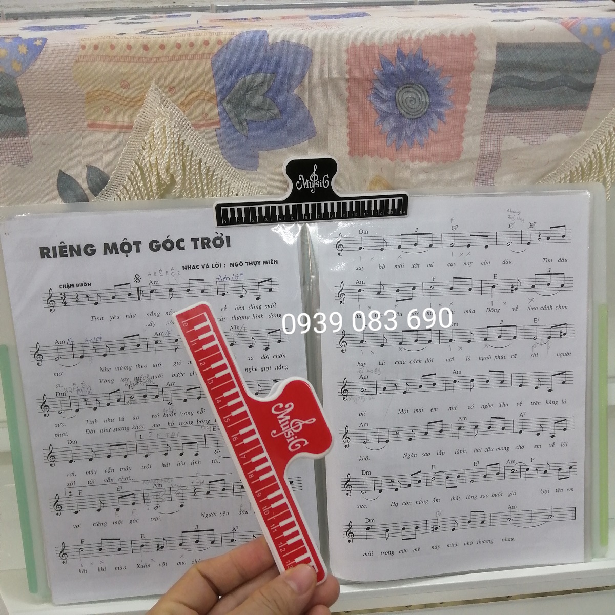 kẹp nhạc hình phím đàn Piano