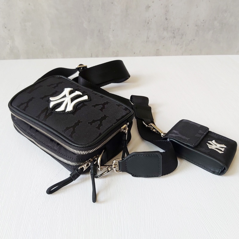 Túi đeo chéo mlb ny monogram nylon jacquard crossbody bag boston red sox brown size 18 full tag mac