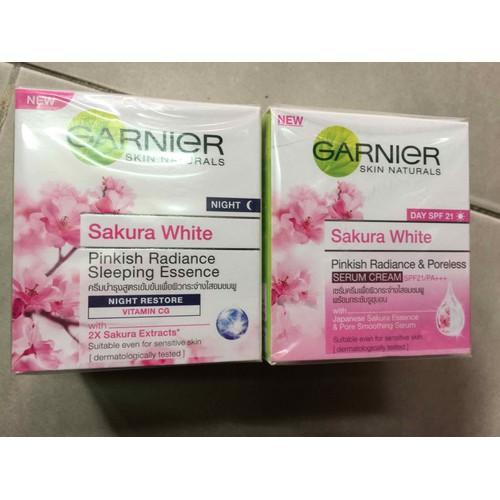 KEM DƯỠNG DA GARNIER SAKURA WHITE