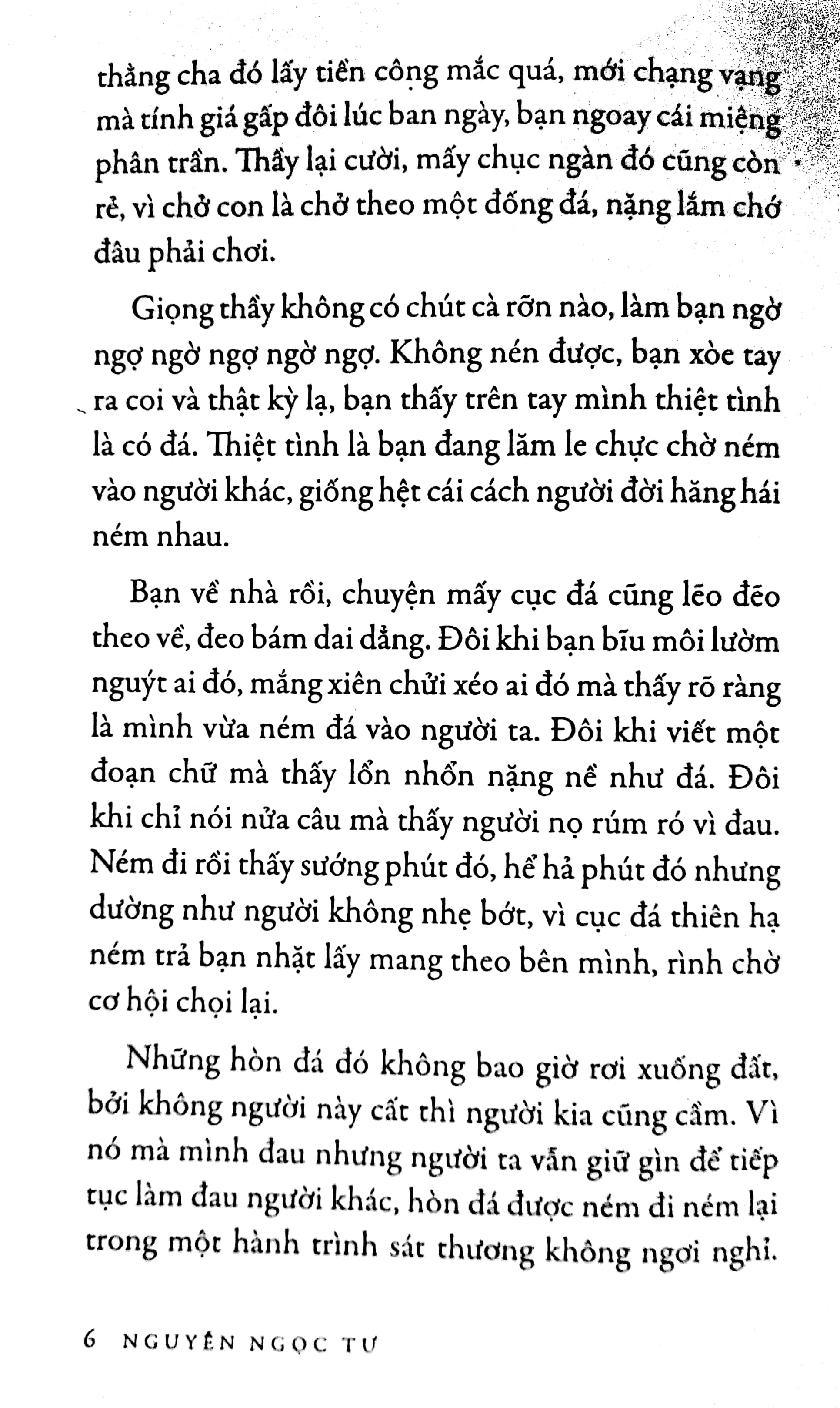 Fahasa - Gáy Người Thì Lạnh (Tái Bản 2017)