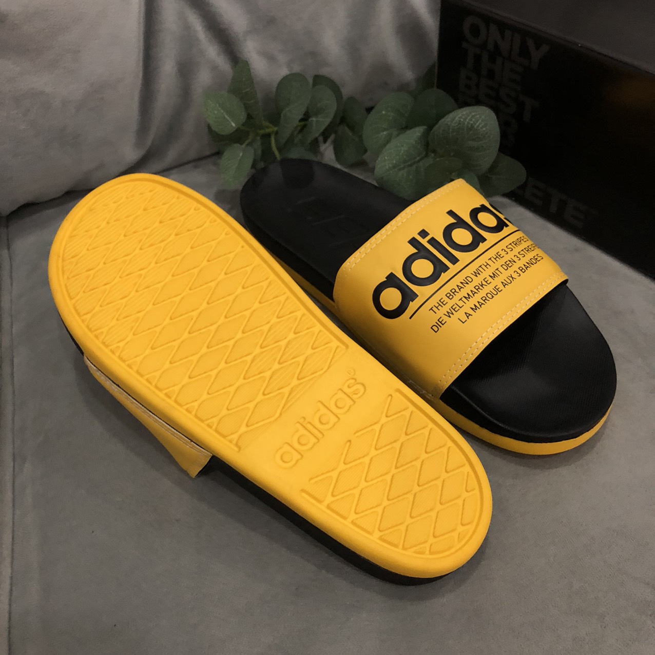 Dép adidas thể thao nmd quai vàng
