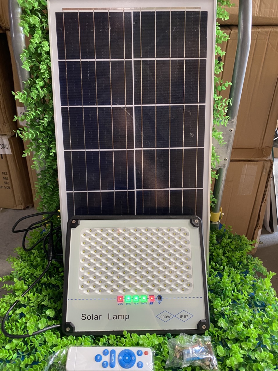 Đèn năng lượng mặt trời  Solar Light 200W CHỐNG CHÓI