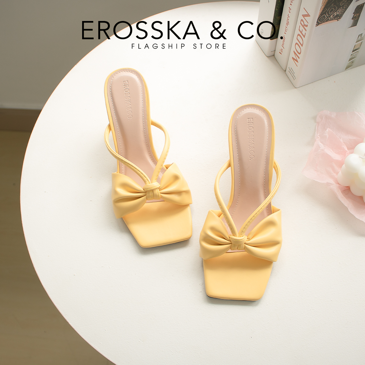 [Form nhỏ tăng 1 size] - Erosska - Dép cao gót nhọn quai ngang phối dây cao 7cm màu vàng _ EM094