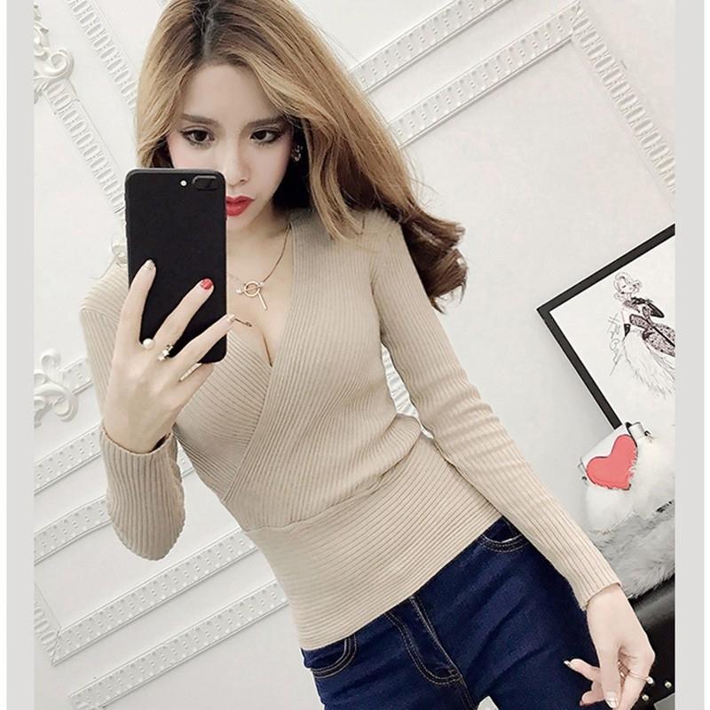Áo len kiểu cổ đắp chéo