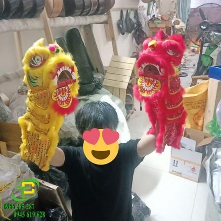 Đầu lân cầm tay trang trí