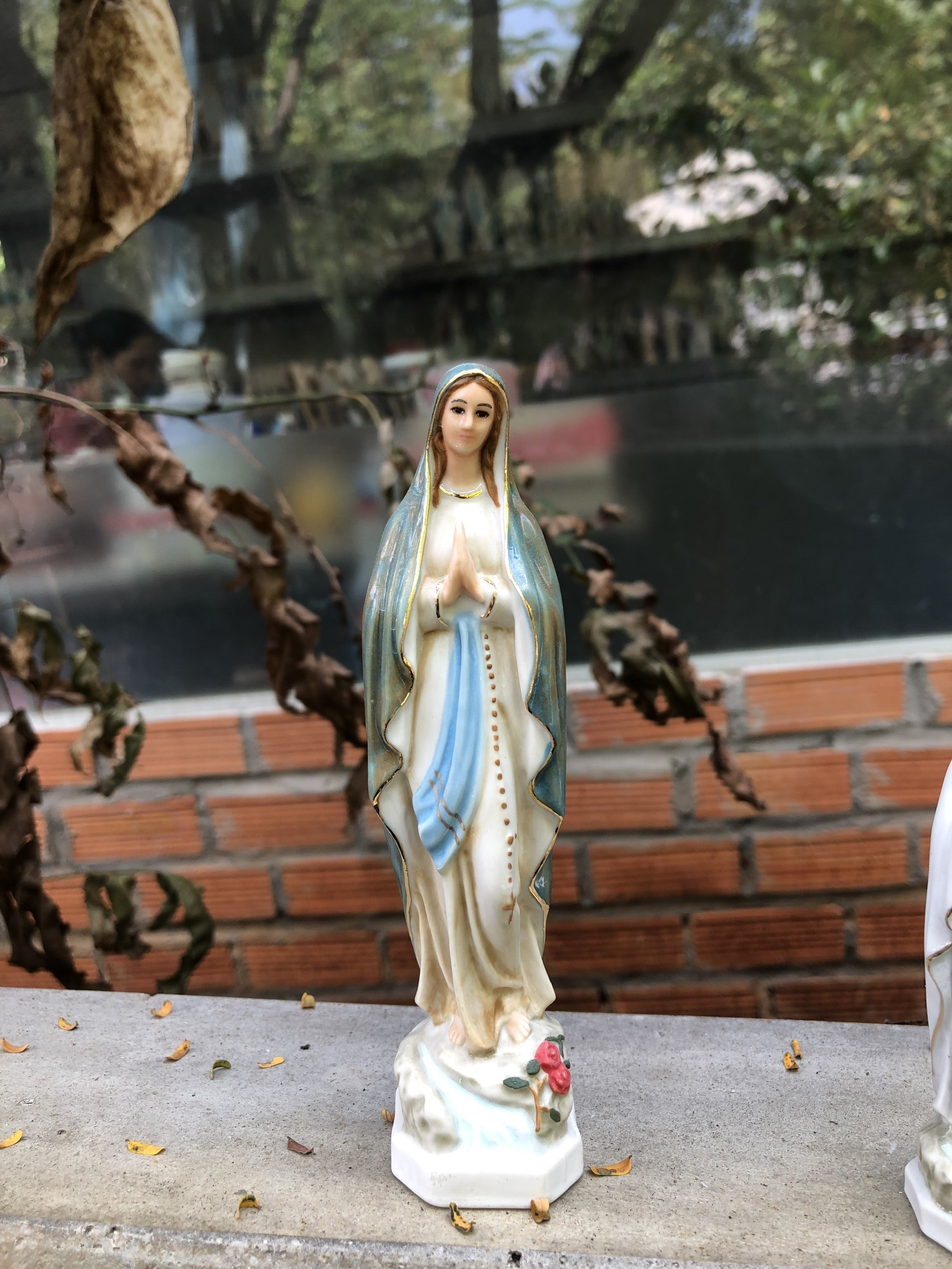 Tượng sứ - Mẹ Lộ Đức 15cm