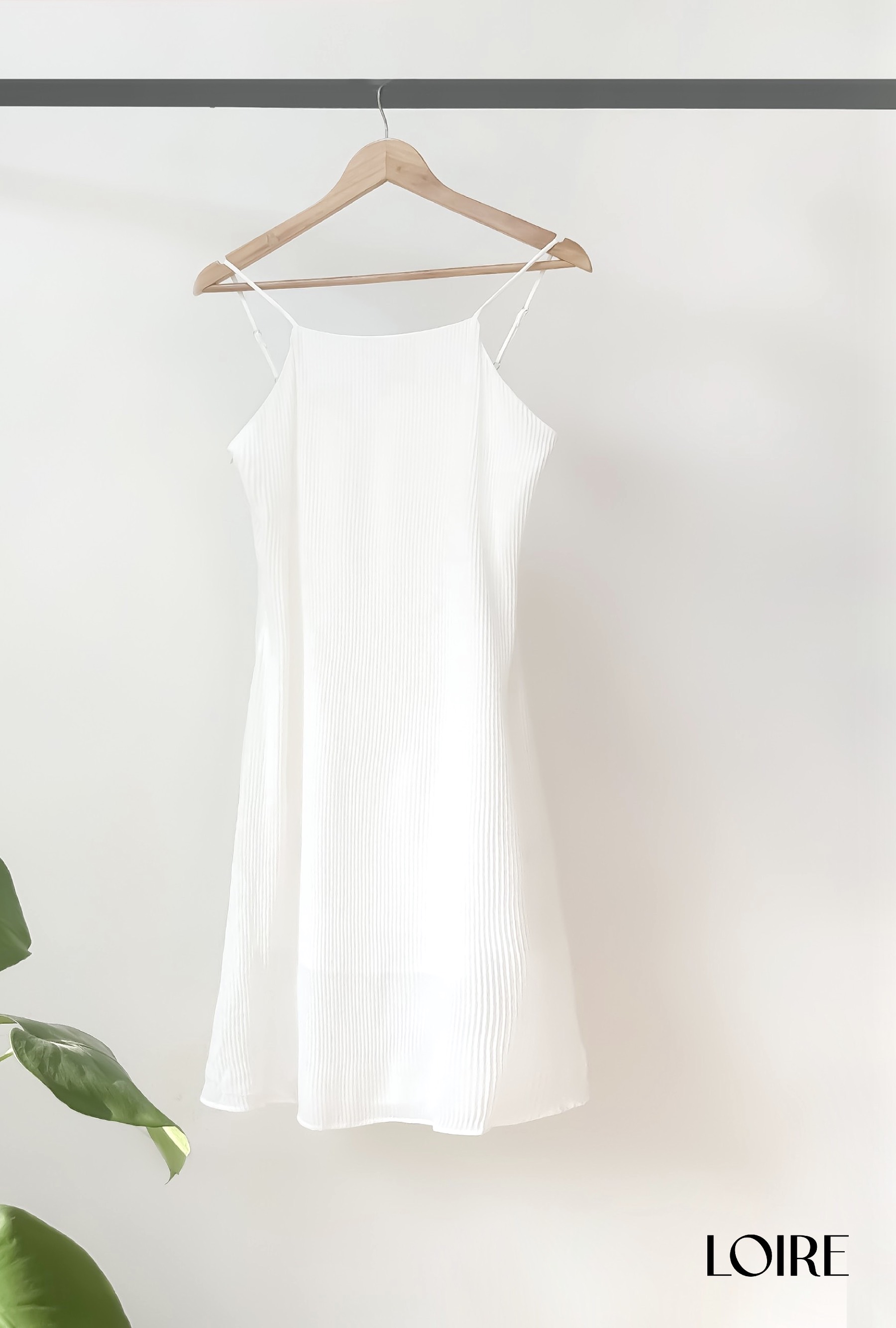 Váy Lụa Dáng Chữ A Xếp Ly Cao Cấp Loirechic VNS08