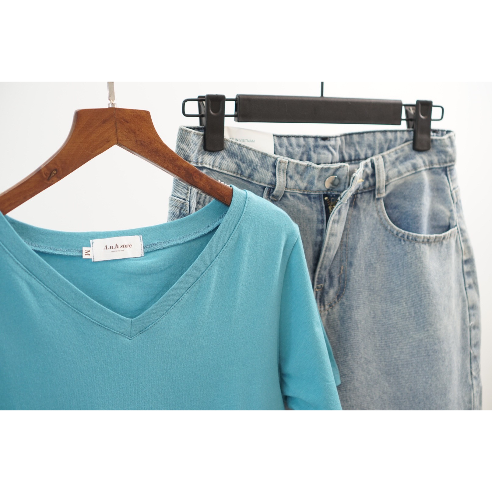 Áo thun nữ cổ tim chất COTTON phom suông nhẹ basic ANHSTORE , áo thun cổ V chất cotton trơn thời trang