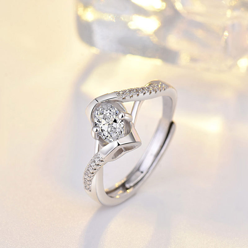 Nhẫn bạc nữ đính đá Moissanite độc đáo