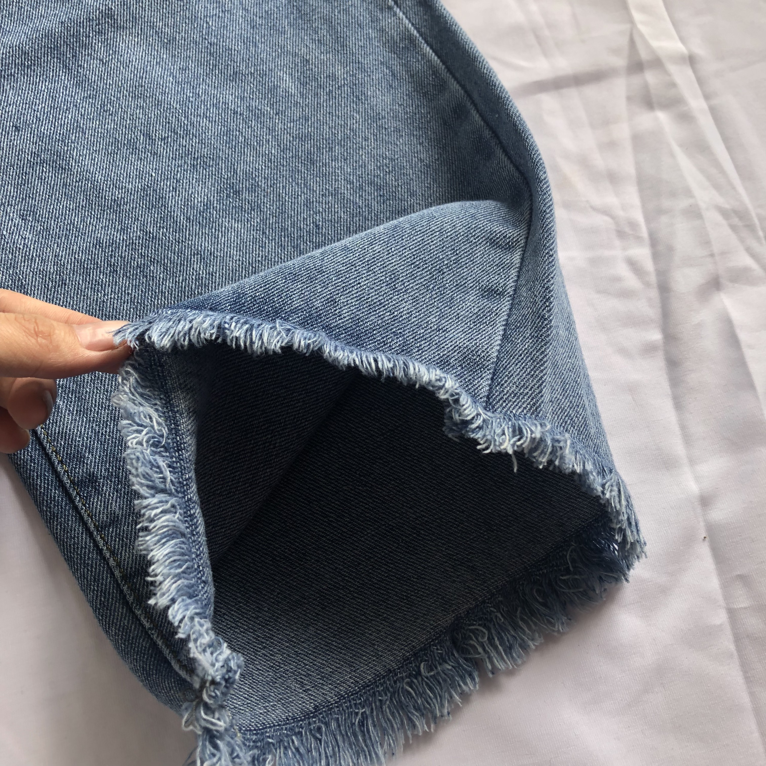 Quần Jeans nữ rách ống rộng Suông Basic full size SW031