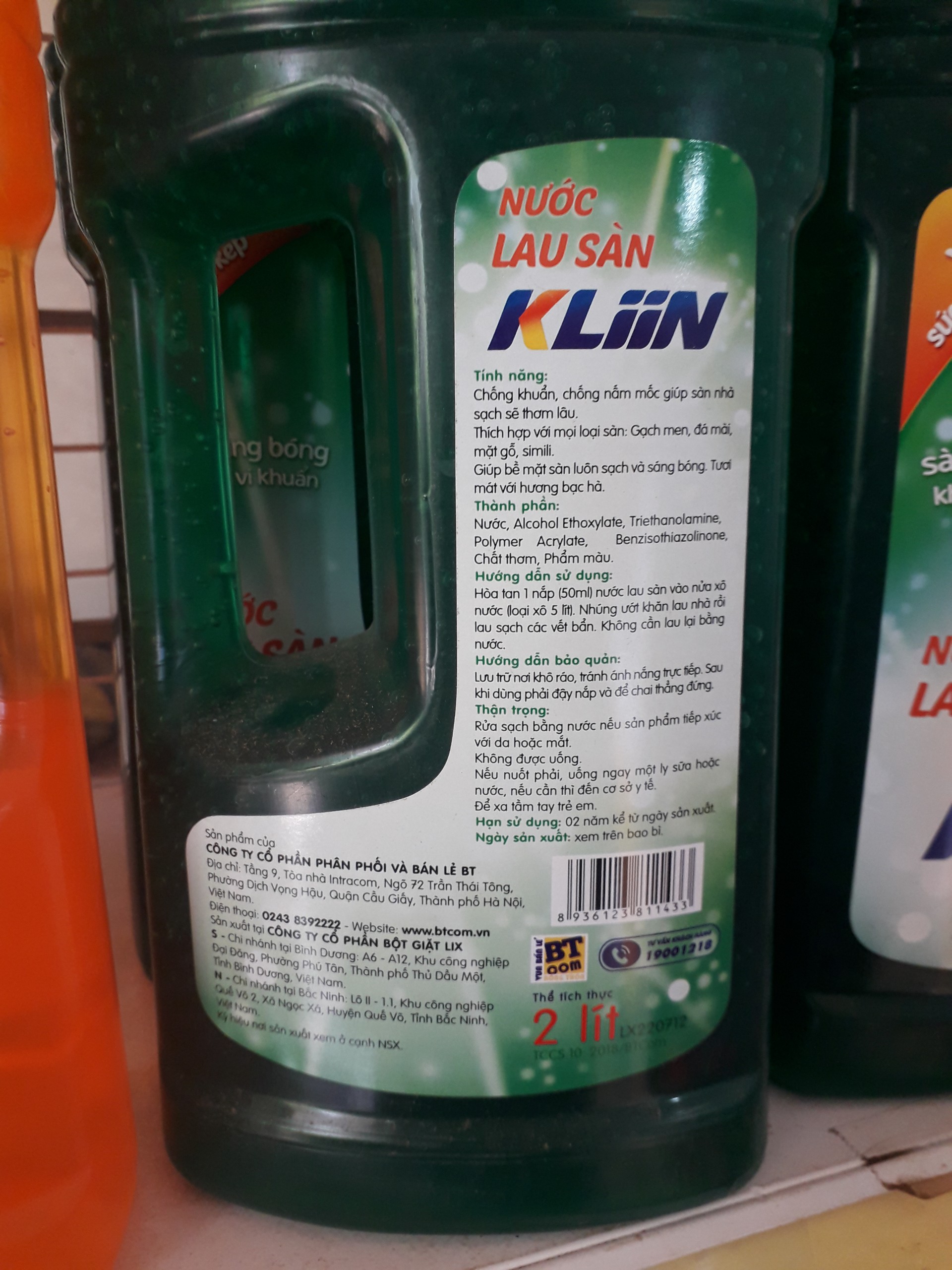 Nước lau sàn kliin hương bạc hà can lớn 2 lít .