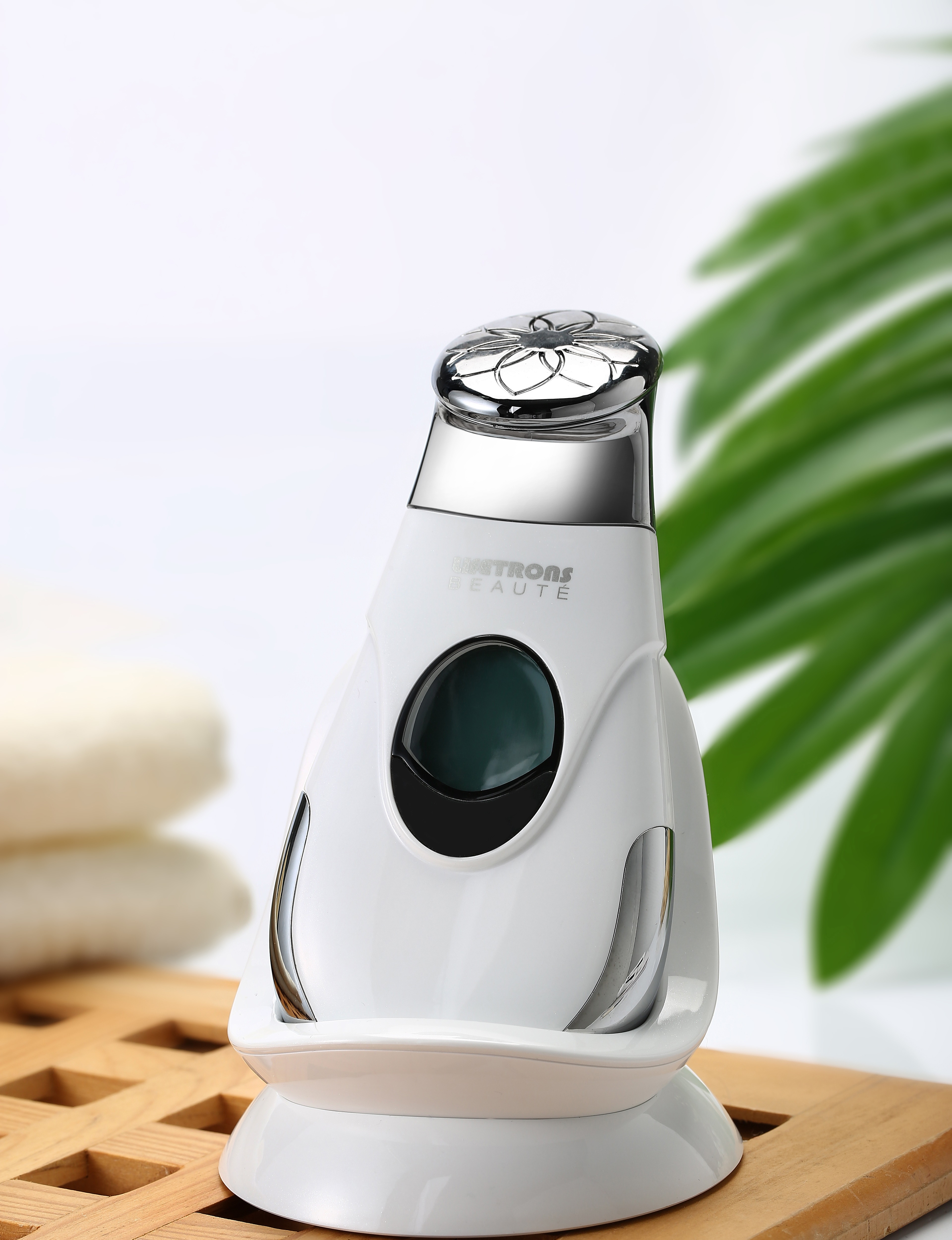Máy chăm sóc da và cơ thể chuyên sâu EP-500