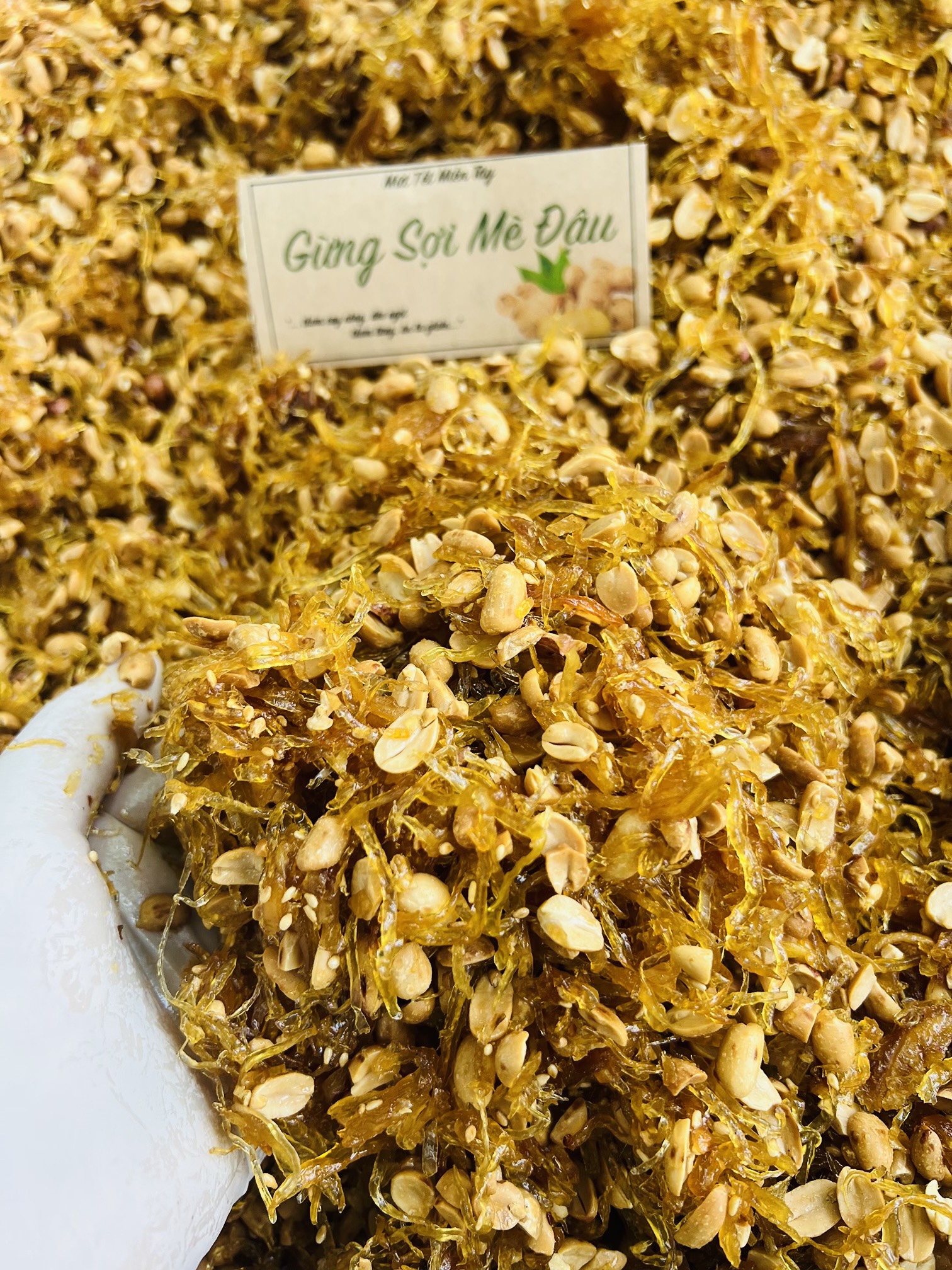1KG (2 Hộp 500g) mứt gừng sợi mè đậu thơm ngon