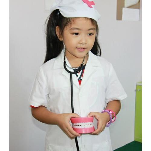 Bộ trang phục bác sĩ