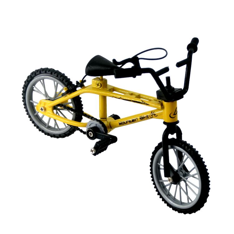 12 Pieces Finger Bikes Mini Extreme Sports Finger Bicycle Miniature Metal for Creative Game Party Favors Gifts 