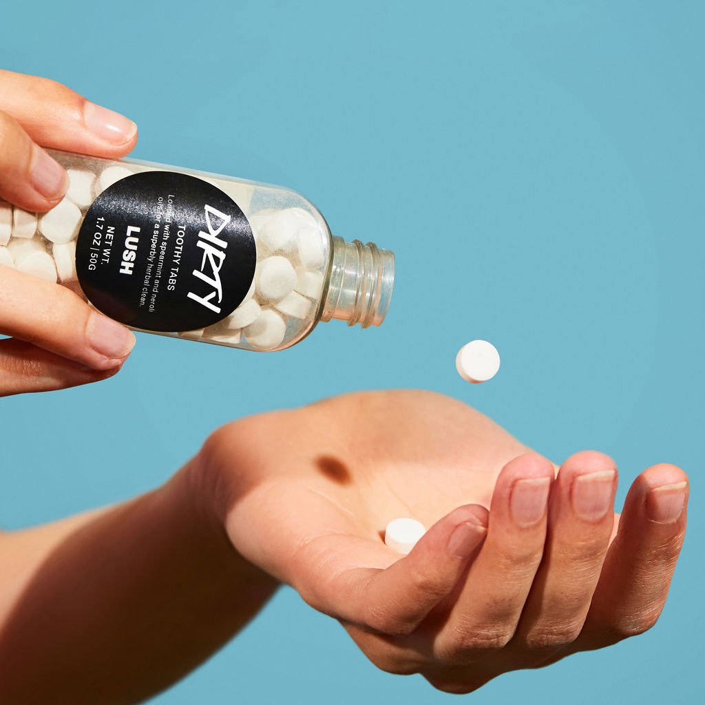 Viên đánh trắng răng Lush - Dirty Toothy Tabs