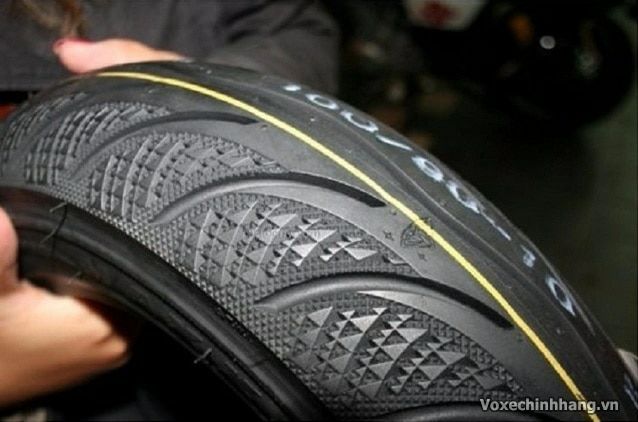 lốp maxxis 2.25-17 sài ruột