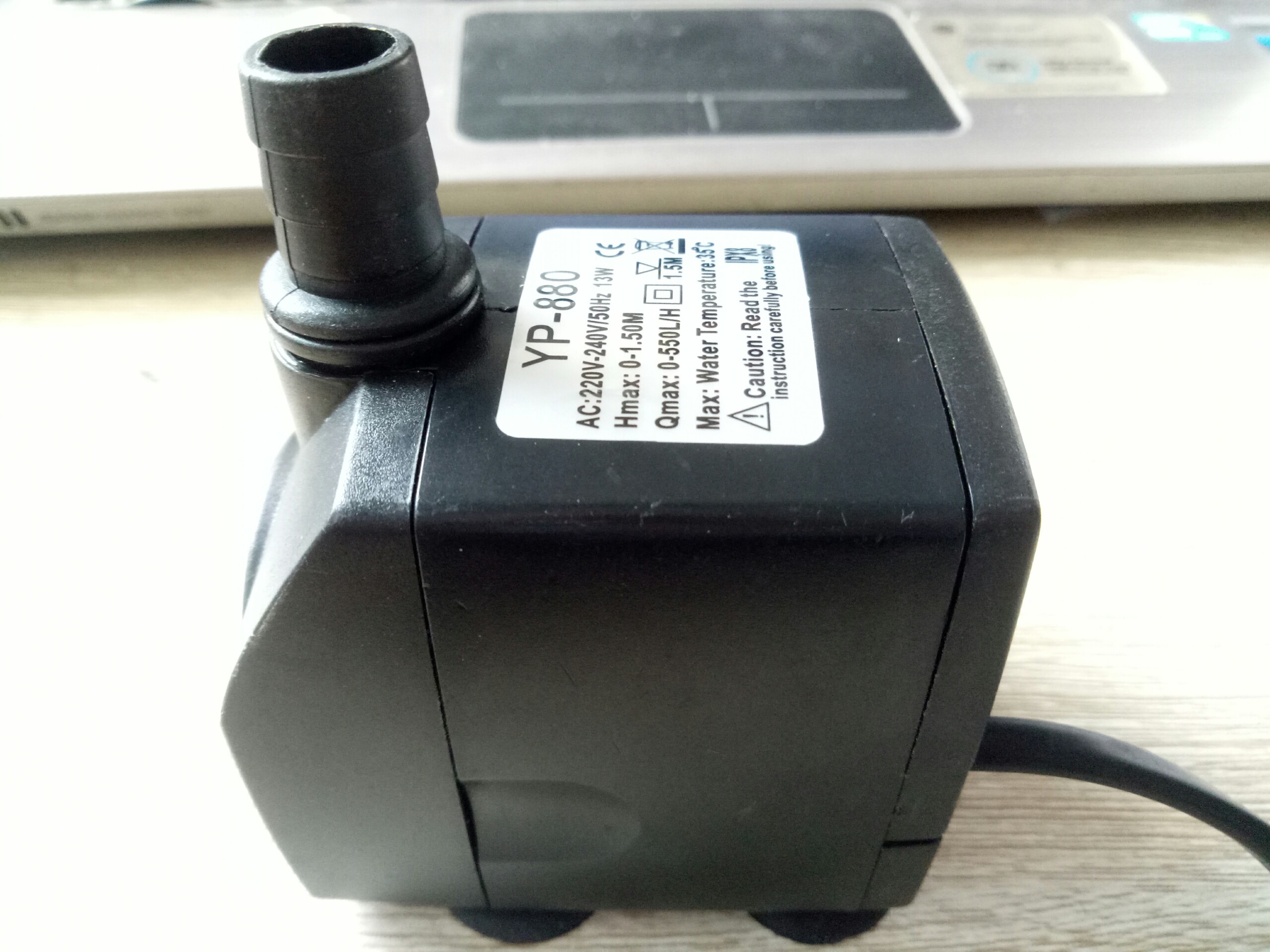 Bơm nước quạt điều hòa Boss S106