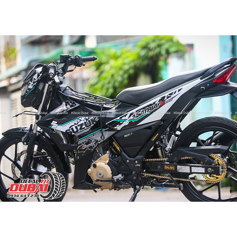 Tem Trùm Satria Raider Trắng Đen F150