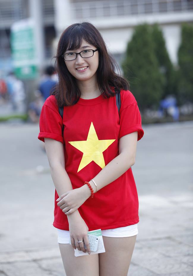 Áo cờ đỏ sao vàng Việt Nam