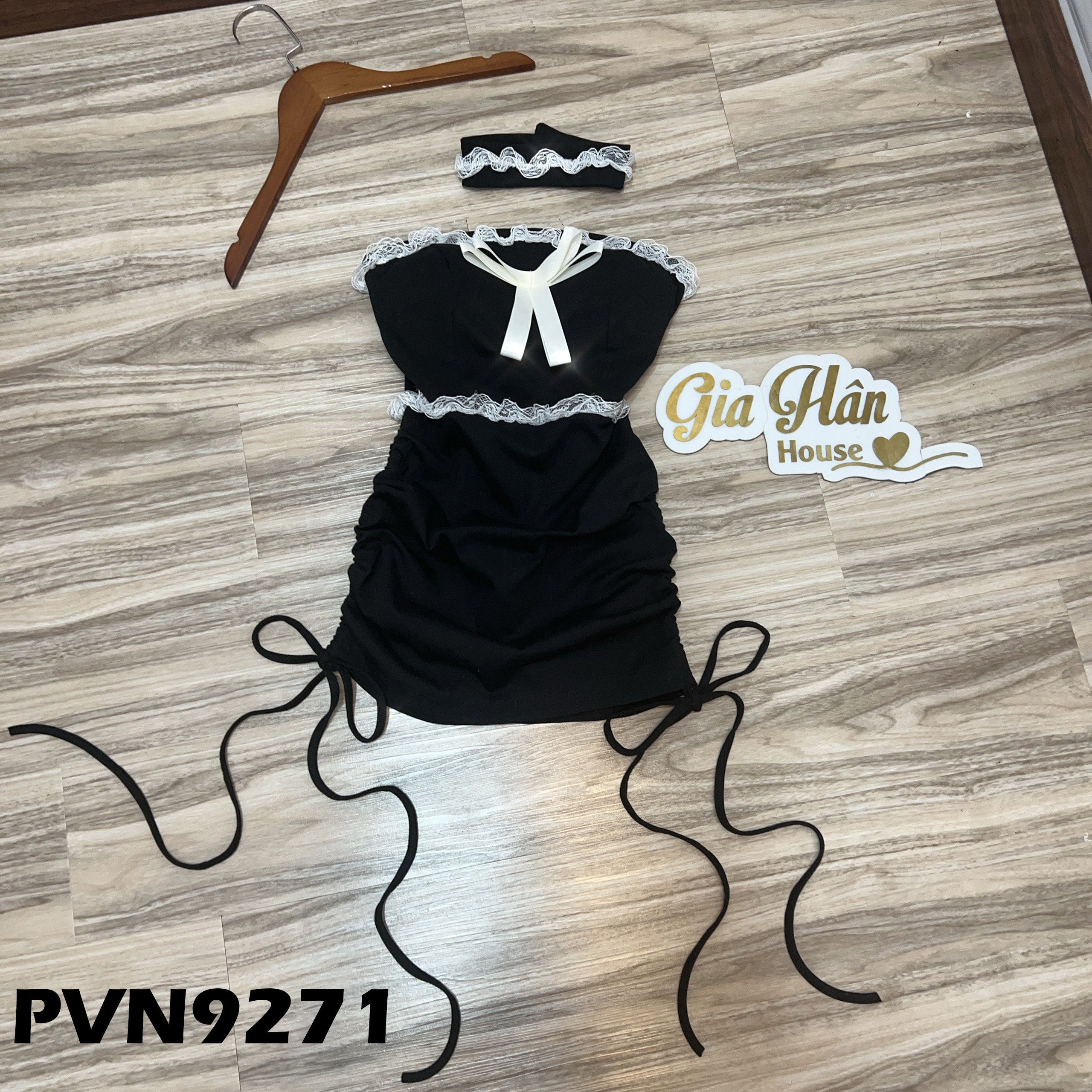 Đầm body đính nơ ren phong cách Nhật